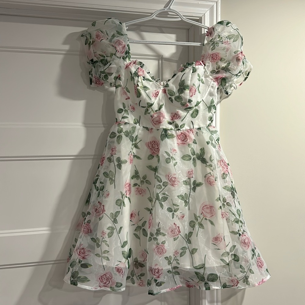 Women’s Floral Puff Sleeve Princess Mini Dress - size Medium NWOT
